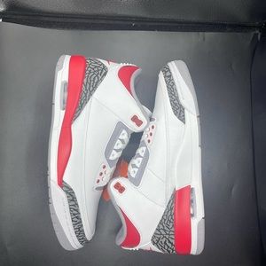 OG JORDAN FIRE RED 3s SIZE 9